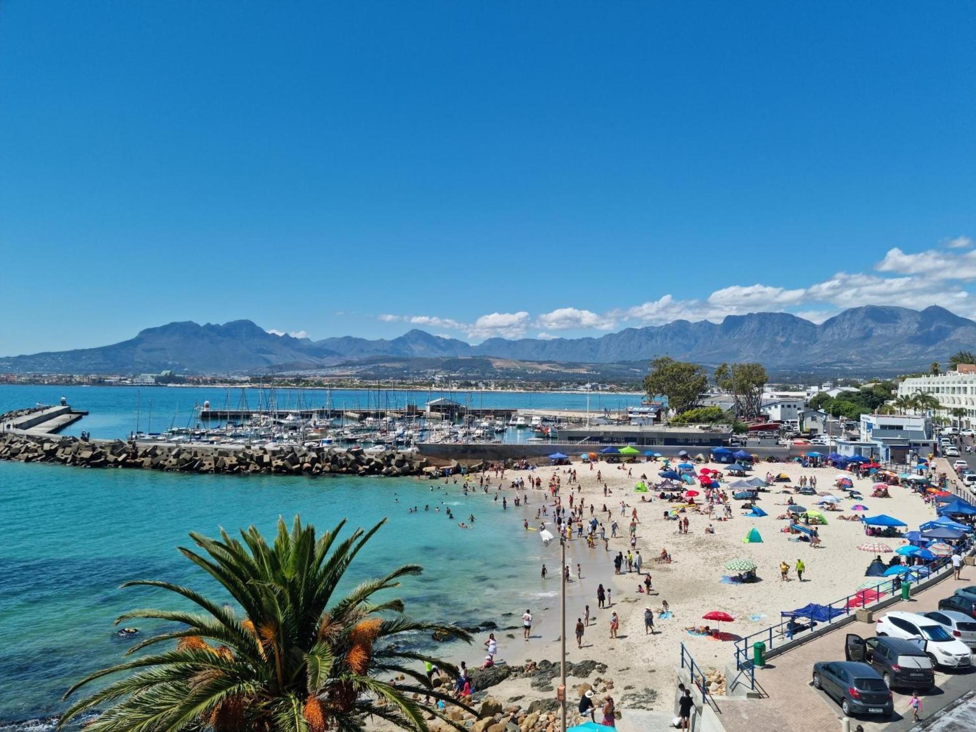 On Bikini Beach, Sleeps 4. *
