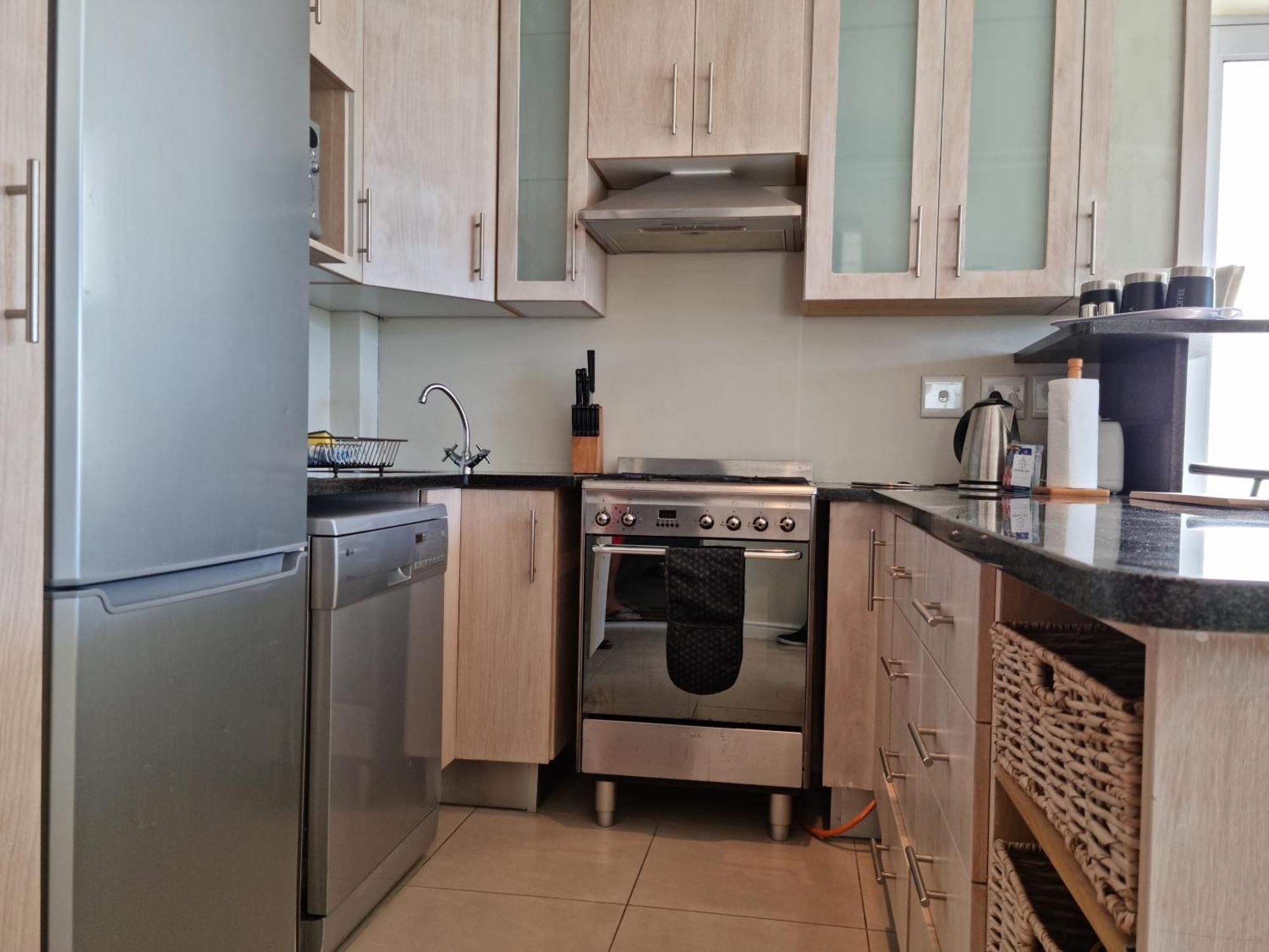 On Bikini Beach, Sleeps 4. Le Cap