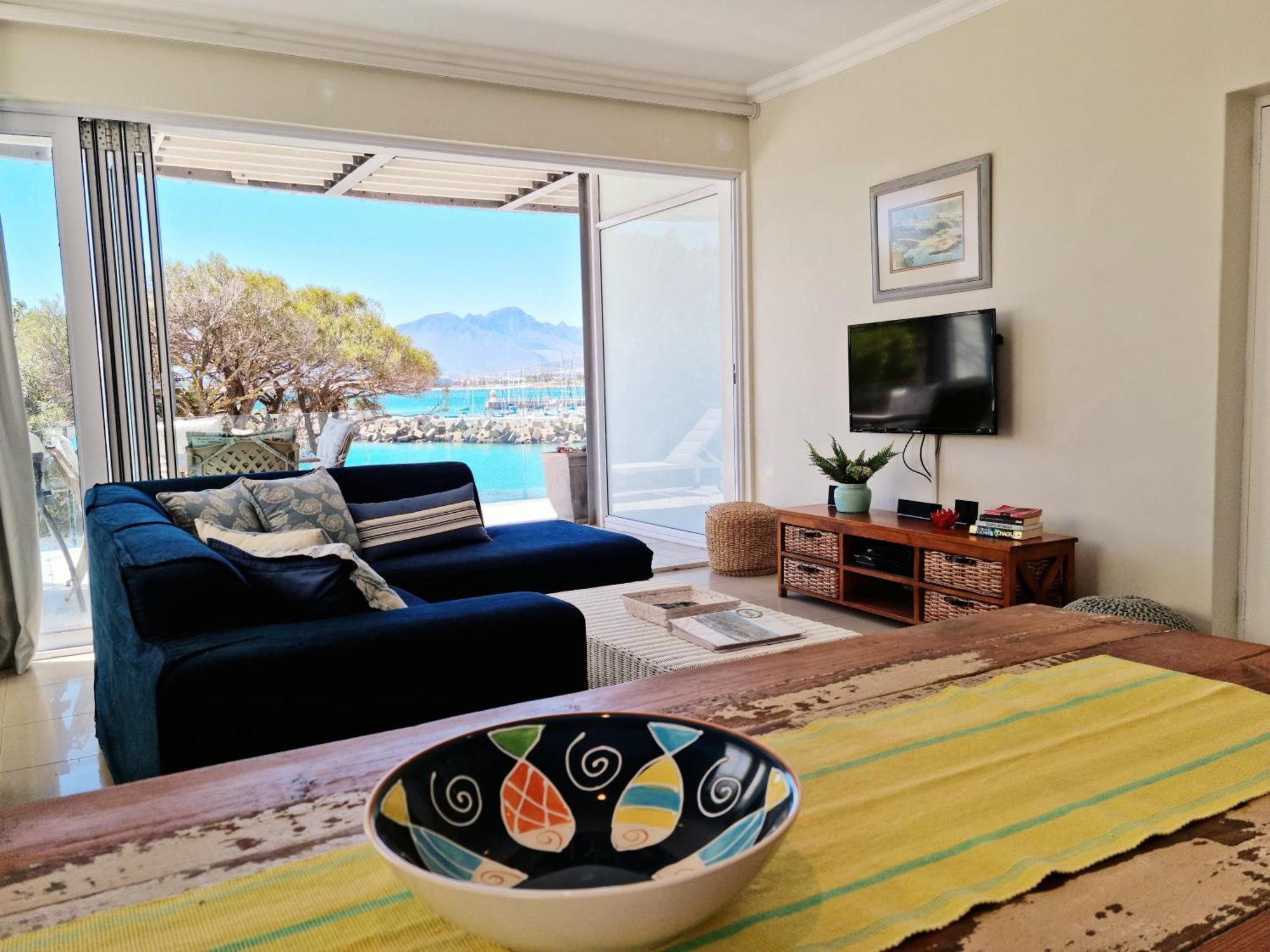 On Bikini Beach, Sleeps 4. * Le Cap