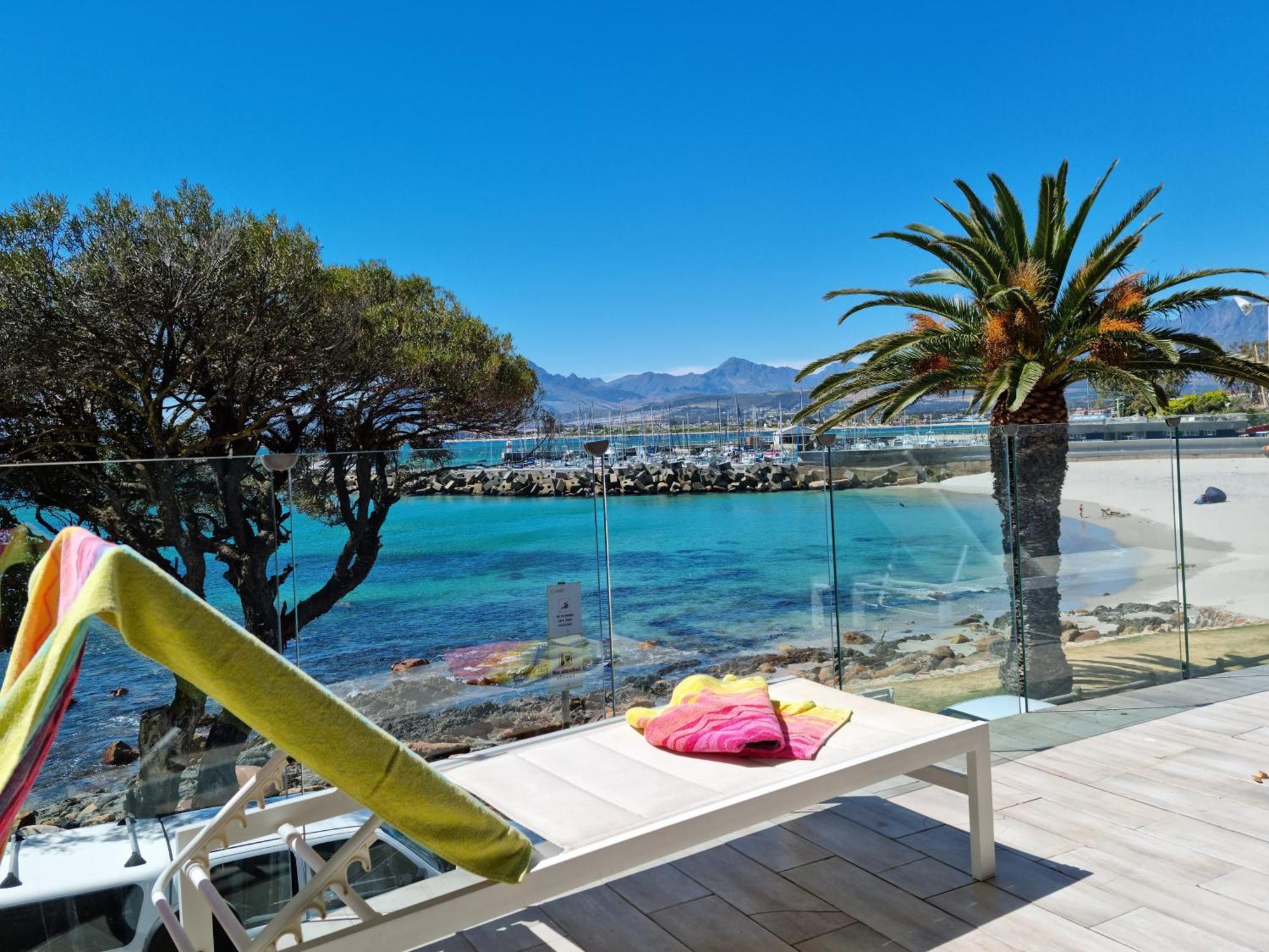 On Bikini Beach, Sleeps 4. Appartement Le Cap